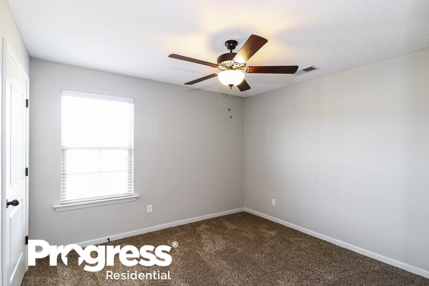 Building Photo - 1095 Carib Loop W