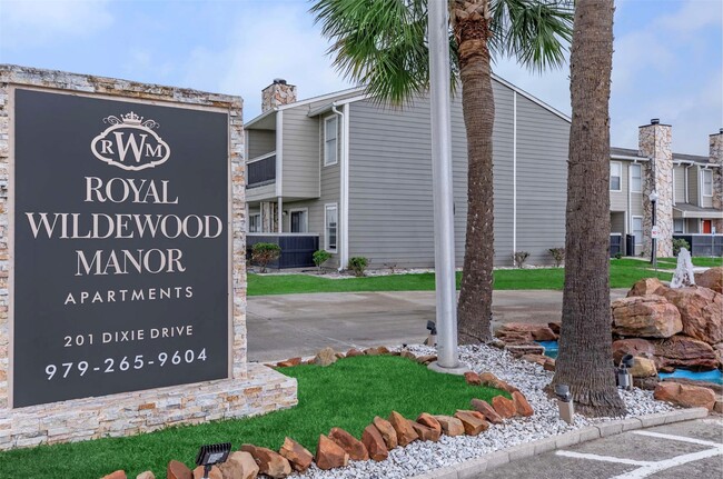 Primary Photo - 201 Dixie Dr