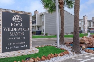 Building Photo - 201 Dixie Dr