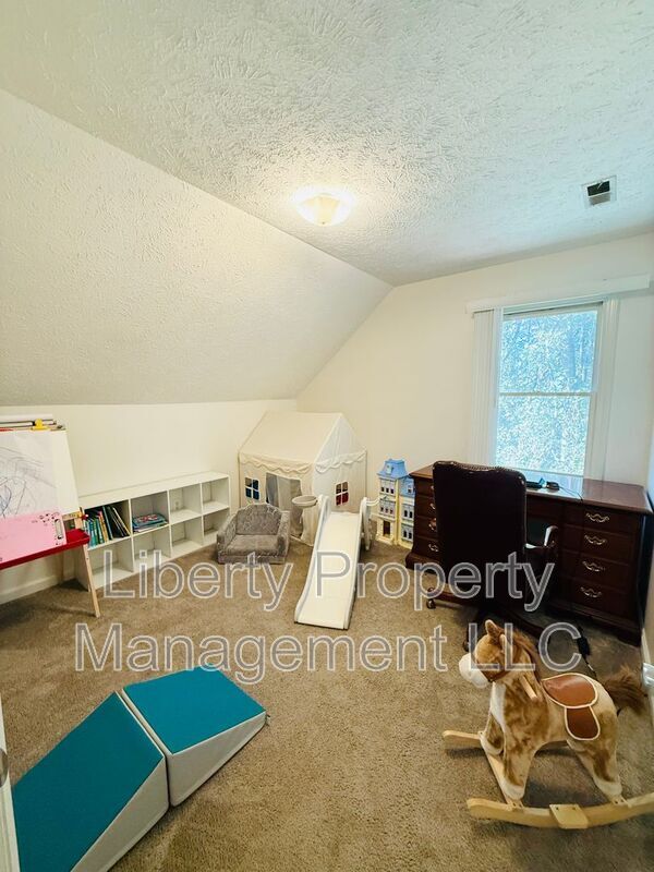 Building Photo - 132 Windsor Ln