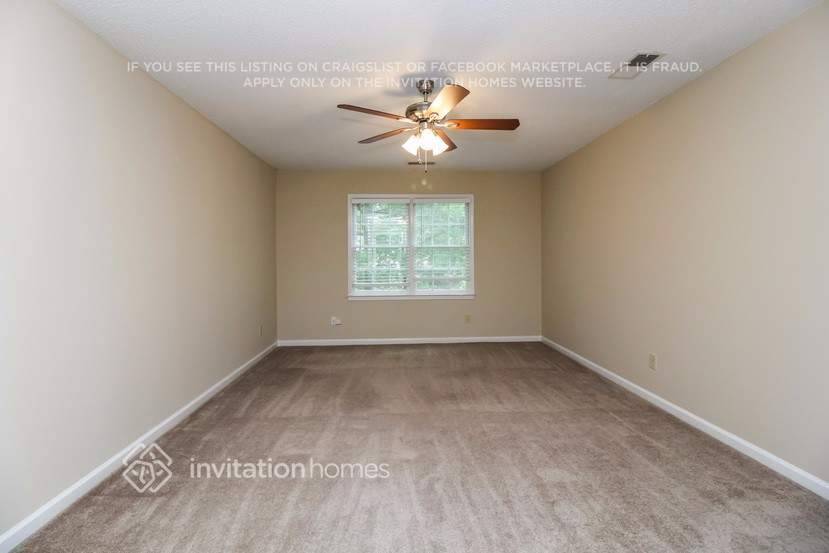 Building Photo - 2585 Loring Rd NW