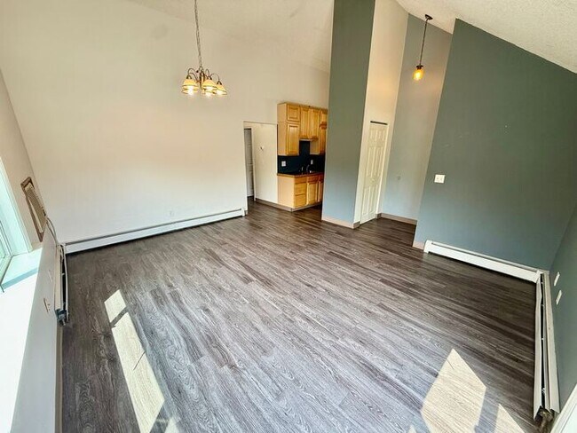 Building Photo - Move In & Save - 2 Week FREE Rent - $650 Deposit! - 2 Bedroom Apartment Minutes from Horsetooth R...