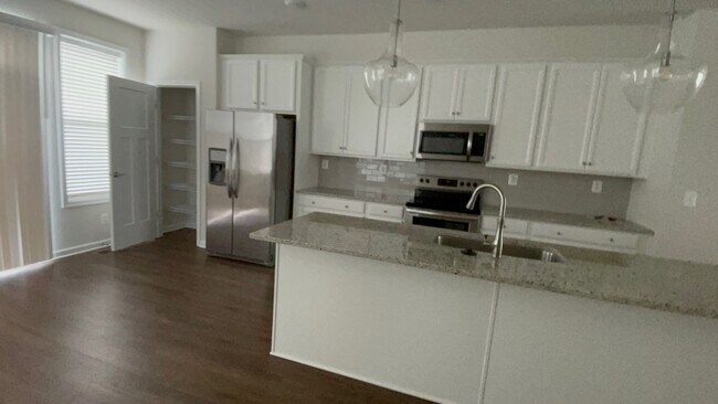 Building Photo - 521 Caddy Aly