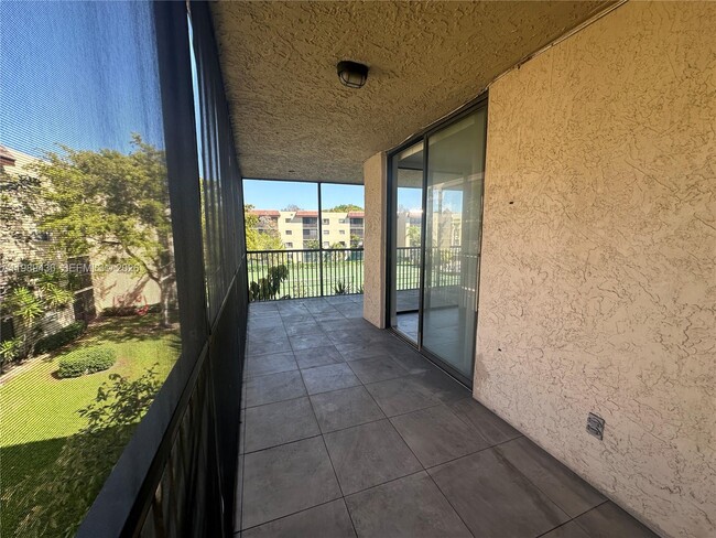 Building Photo - 10401 W Broward Blvd