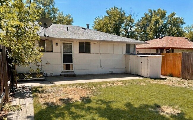 Building Photo - 1083 Winona Dr