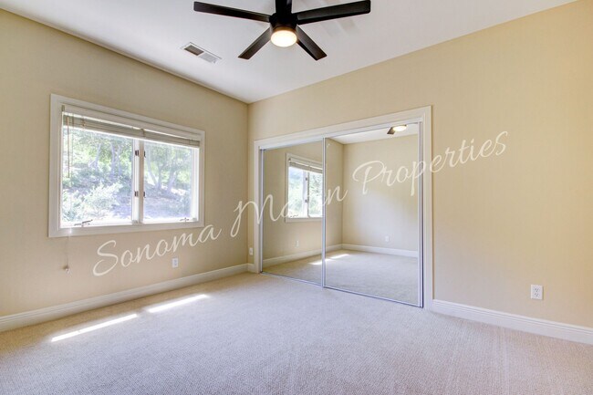 Building Photo - 4626 Bennett View Dr