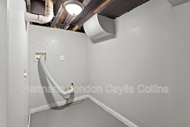 Building Photo - 7024 Claremore Ave