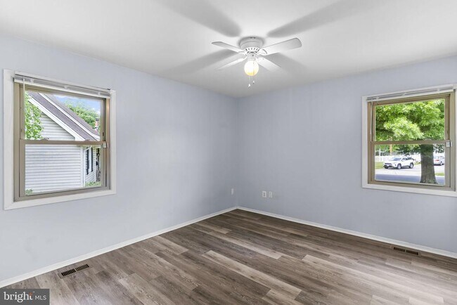 Building Photo - 13501 Ivy Way