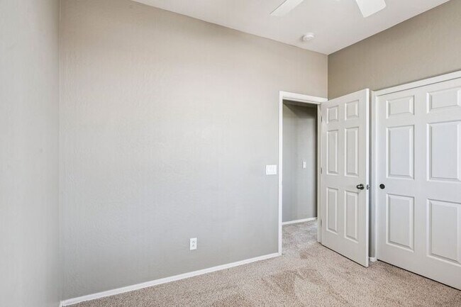 Building Photo - Beautiful 4 bedroom three bath home!