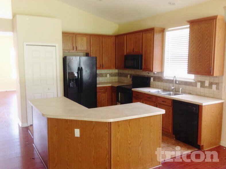 Building Photo - 2233 Sand Arbor Cir