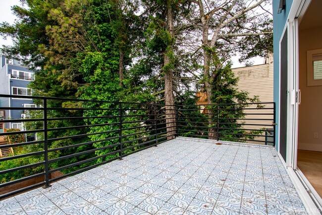 Building Photo - 436 20th Ave