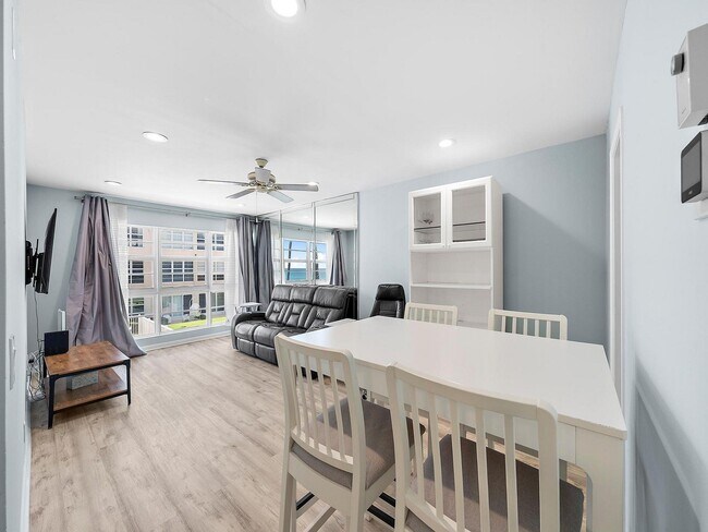 Building Photo - 3851 N Ocean Blvd