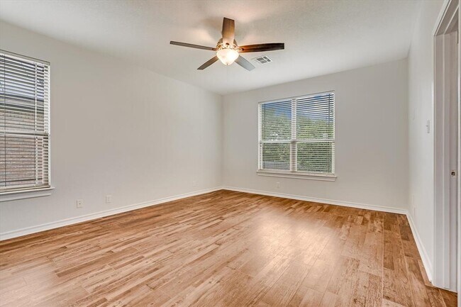 Building Photo - 10109 Auction Oak Dr