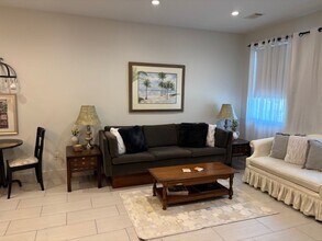 Building Photo - 2-bedroom 1 bath garage apartment with a garage parking space!!