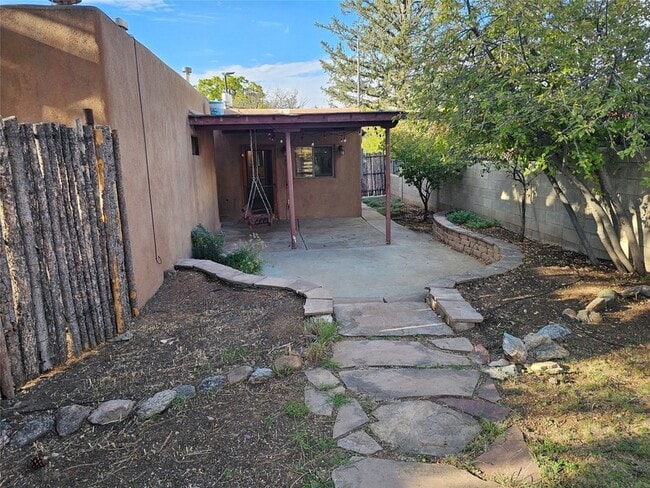 Building Photo - 1806 Hopi Rd