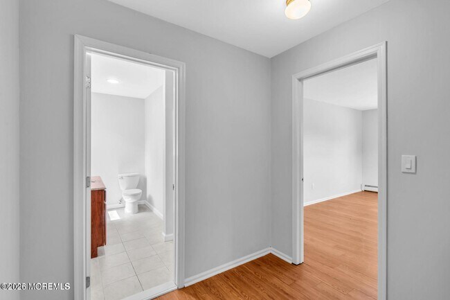 Building Photo - 830 Brookside Dr