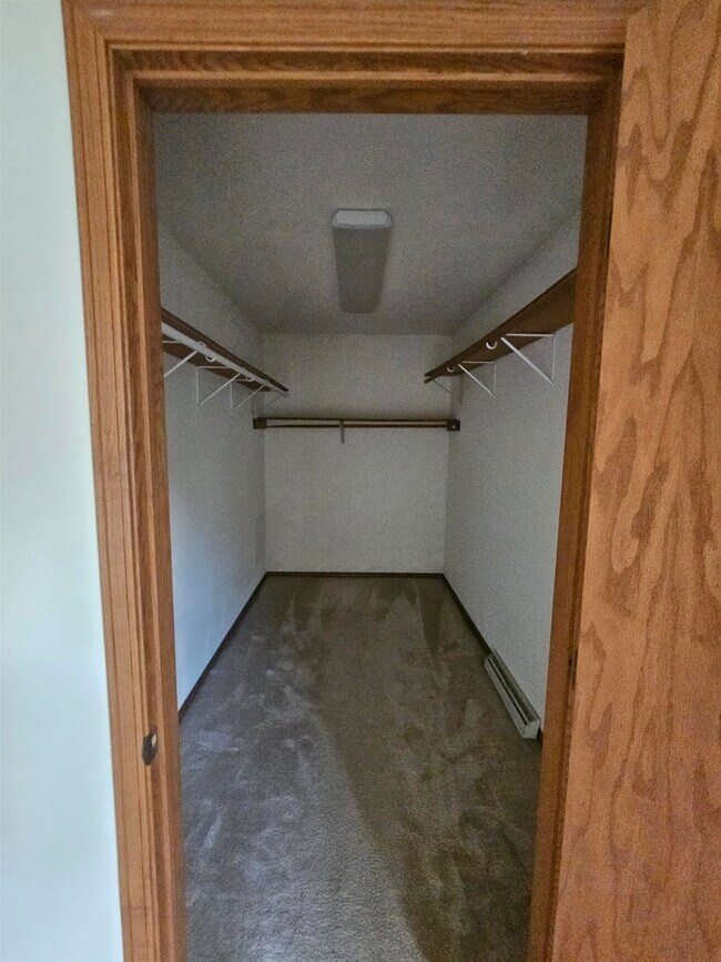 Building Photo - 7305 W Valley Ridge Dr