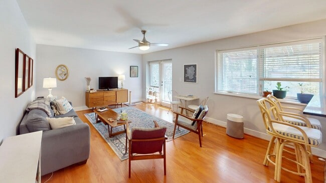 Building Photo - 227 N Dotger Ave