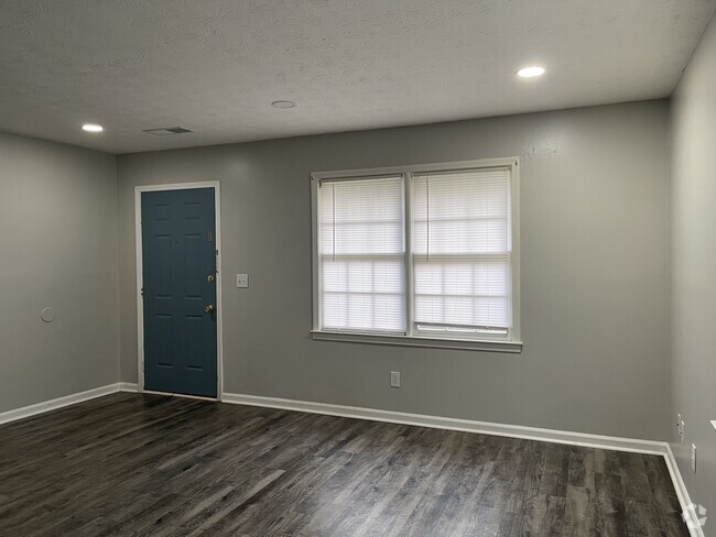 Building Photo - 438 Charleston Ln