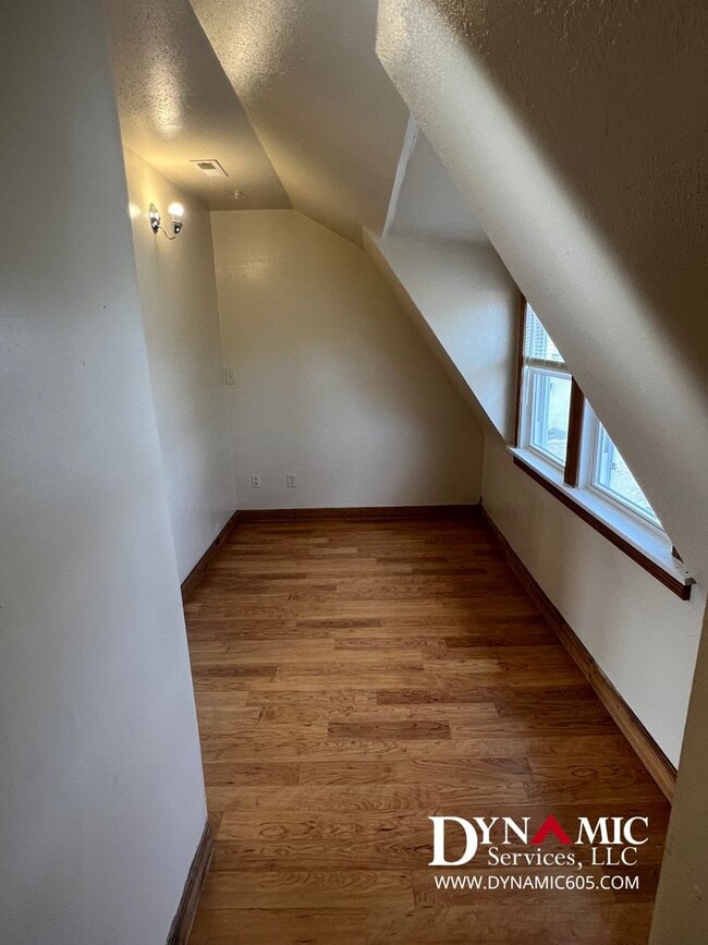 Building Photo - 641 S Dakota Ave