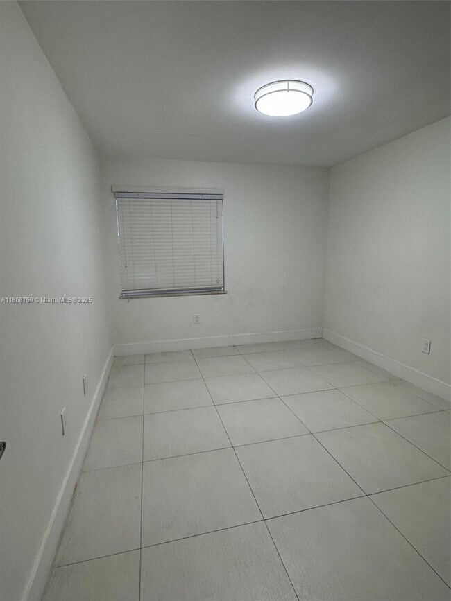 Building Photo - 10245 NW 9th St Cir