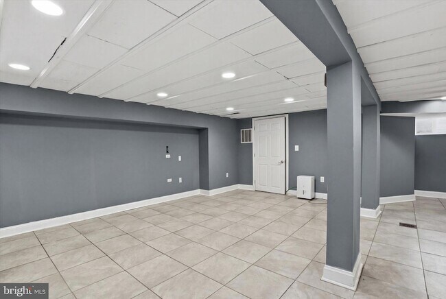 Building Photo - 30 Upper Ferry Rd