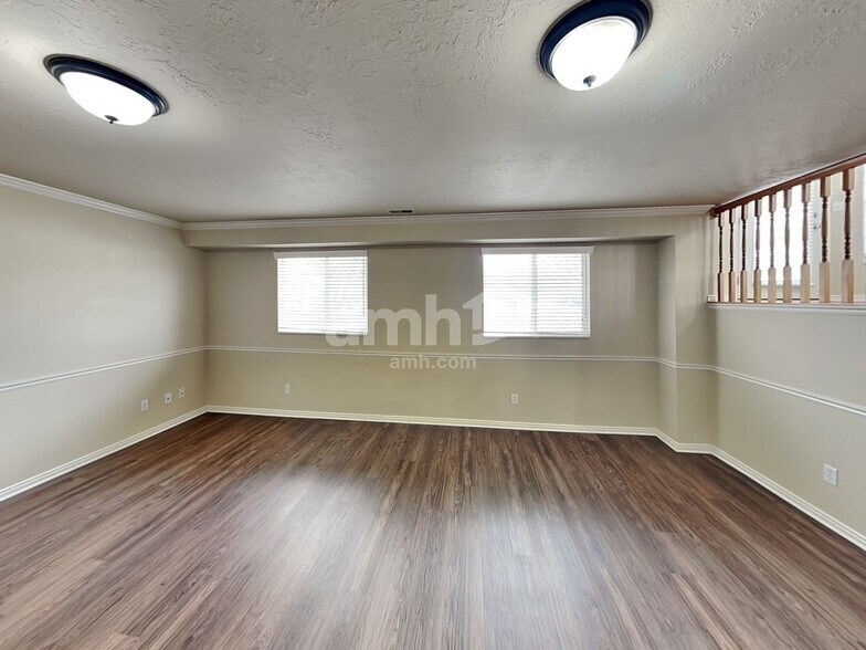 Building Photo - 1109 E 320 S