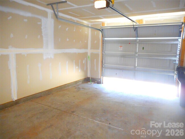 Building Photo - 12715 Wandering Brook Dr