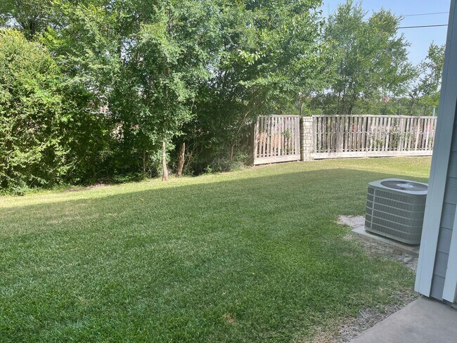 Building Photo - College Station - 4 Bedroom / 2.5 Bath / 2...