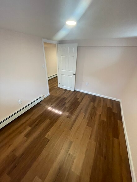 Building Photo - 209 Central Park Rd