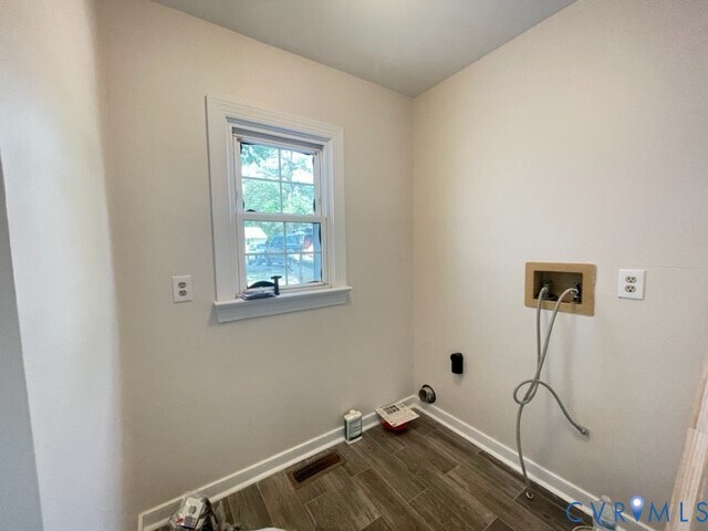 Building Photo - 9164 Avondale Dr