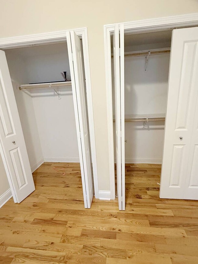 Building Photo - 2842 S Union Ave