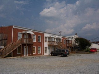 Building Photo - 107 W Main St