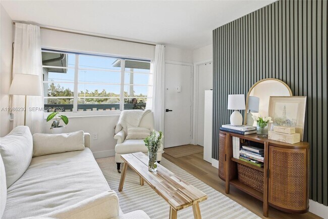 Building Photo - 1100 11th St