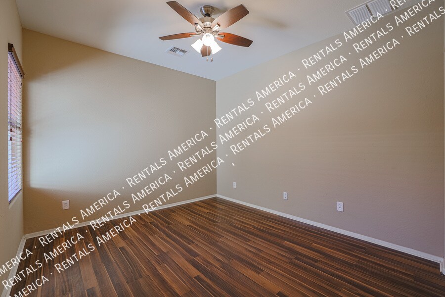Building Photo - 2954 E Coconino Dr