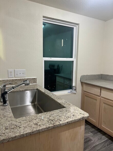 Building Photo - 4917 Onion Rd