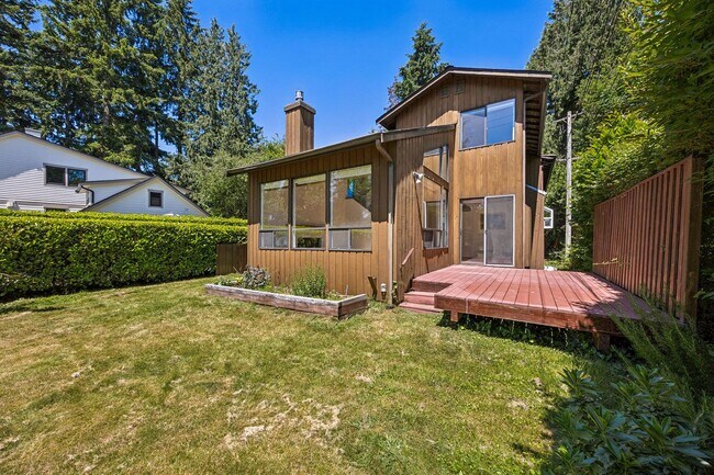 Building Photo - Unique 3bd/2.5bth Haller Lake Home in North Seattle, $4,250/mo.