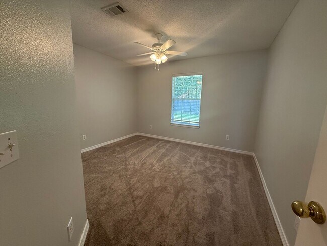 Building Photo - Pace - Spencer Oaks Landing - 4 bedroom, 2 bath w/ lawn care included