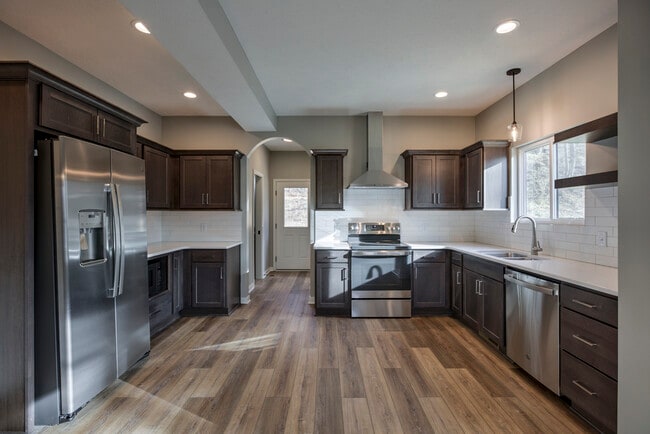 Building Photo - 441 Park Ave