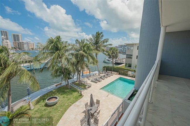 Building Photo - 468 Golden Isles Dr