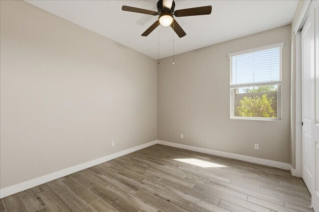 Building Photo - 2225 N 140th Dr