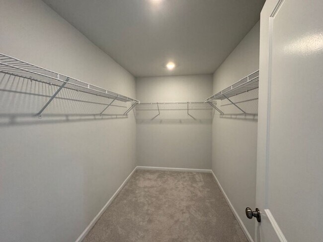 Building Photo - End-Unit Gem Near White Oak Crossing – Style, Space & Convenience!