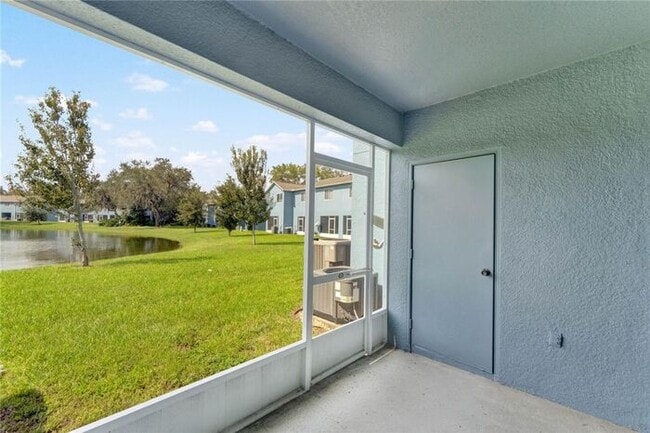 Building Photo - Dream Townhome is Beautiful Sanford Florida