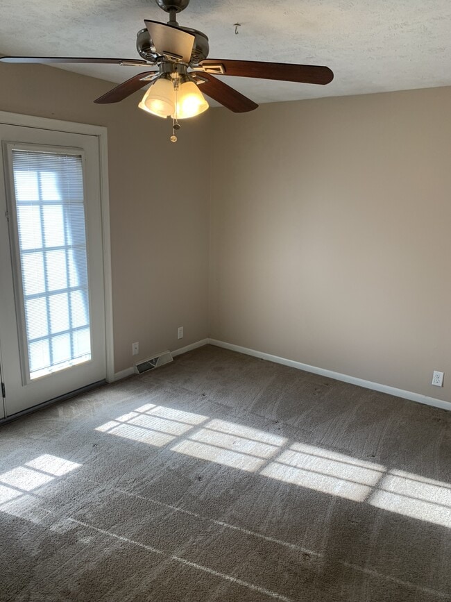 Building Photo - 15105 Westchester Cir