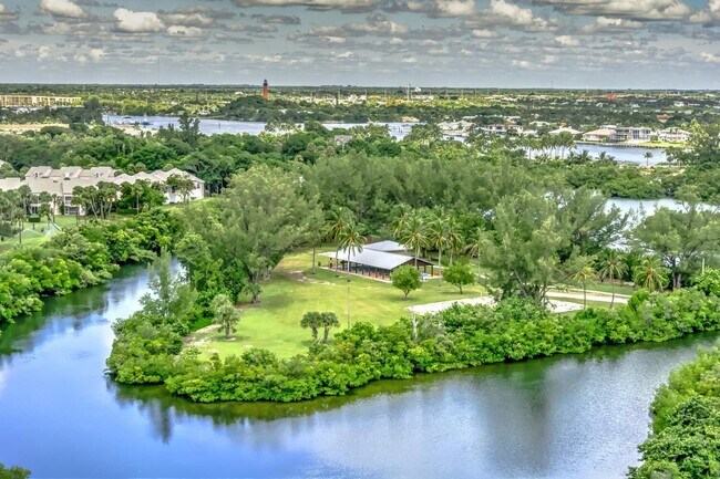 Building Photo - 400 Ocean Trail Way