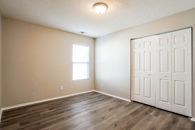 Building Photo - 3012 Van Dorn Rd