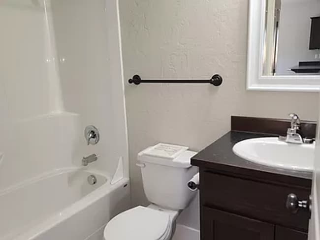 Building Photo - Beautiful 3 bed 3 bath home available in C...