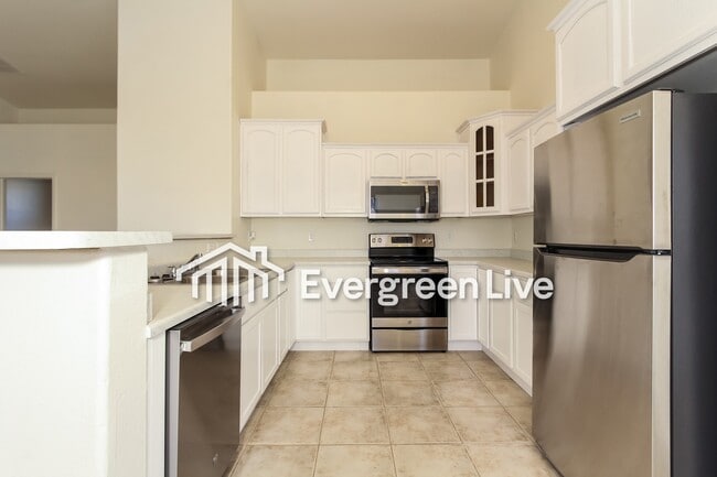 Building Photo - 524 S 4th St