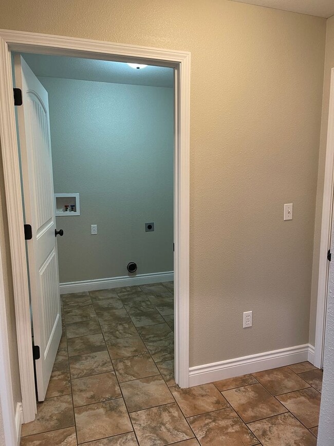 Building Photo - AVAILABLE!!!