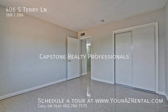 Building Photo - 406 S Terry Ln